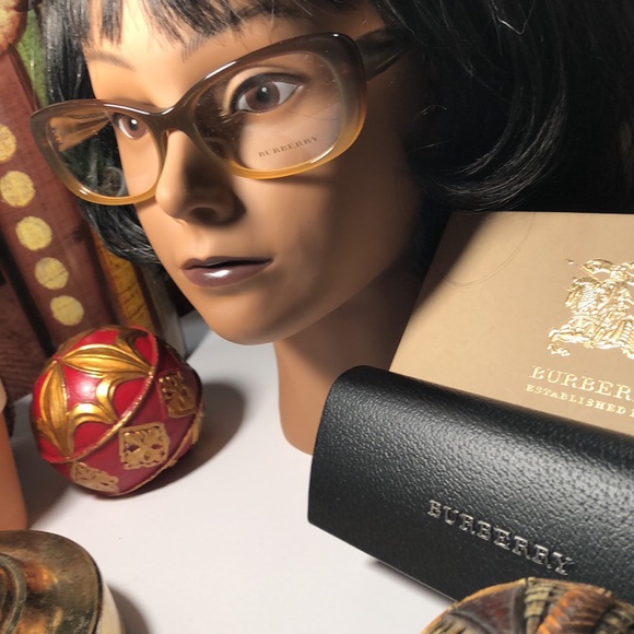BEAUTIFUL BURBERRY WOMEN FRAMES NWOT - Picture 2 of 5